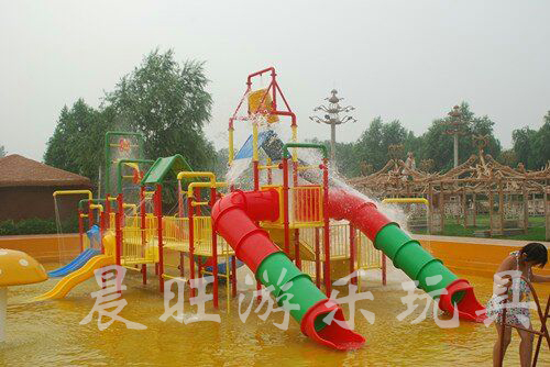 水上乐园滑梯
